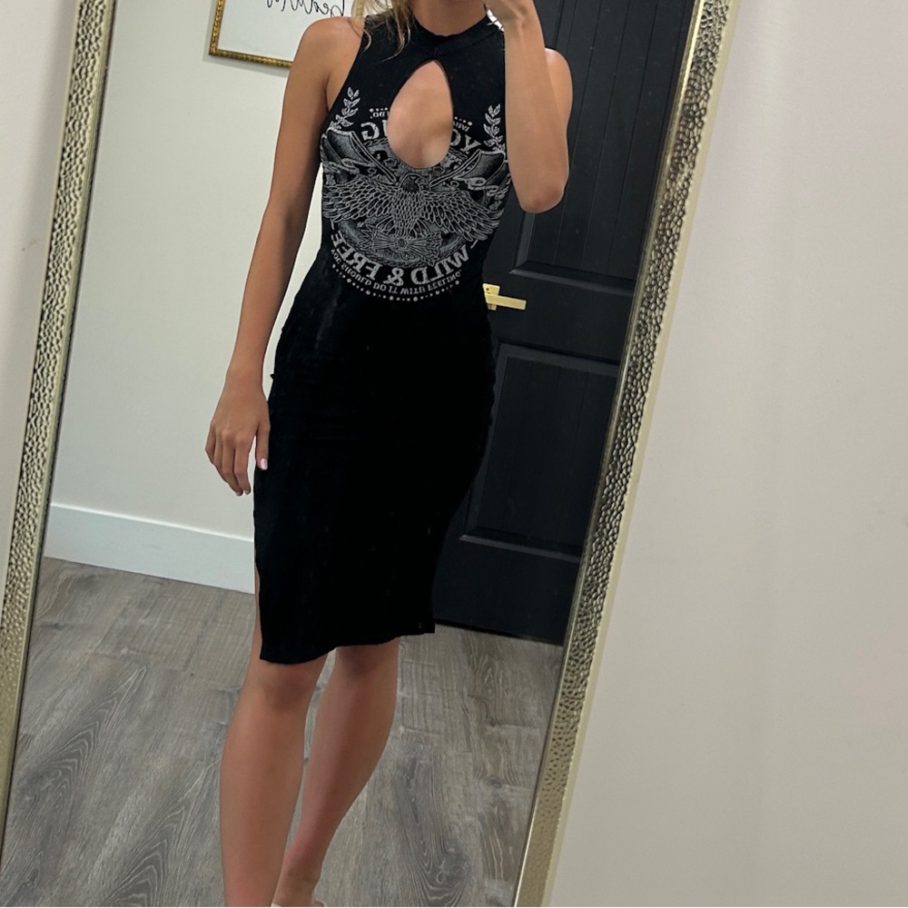 Black bodycon dress